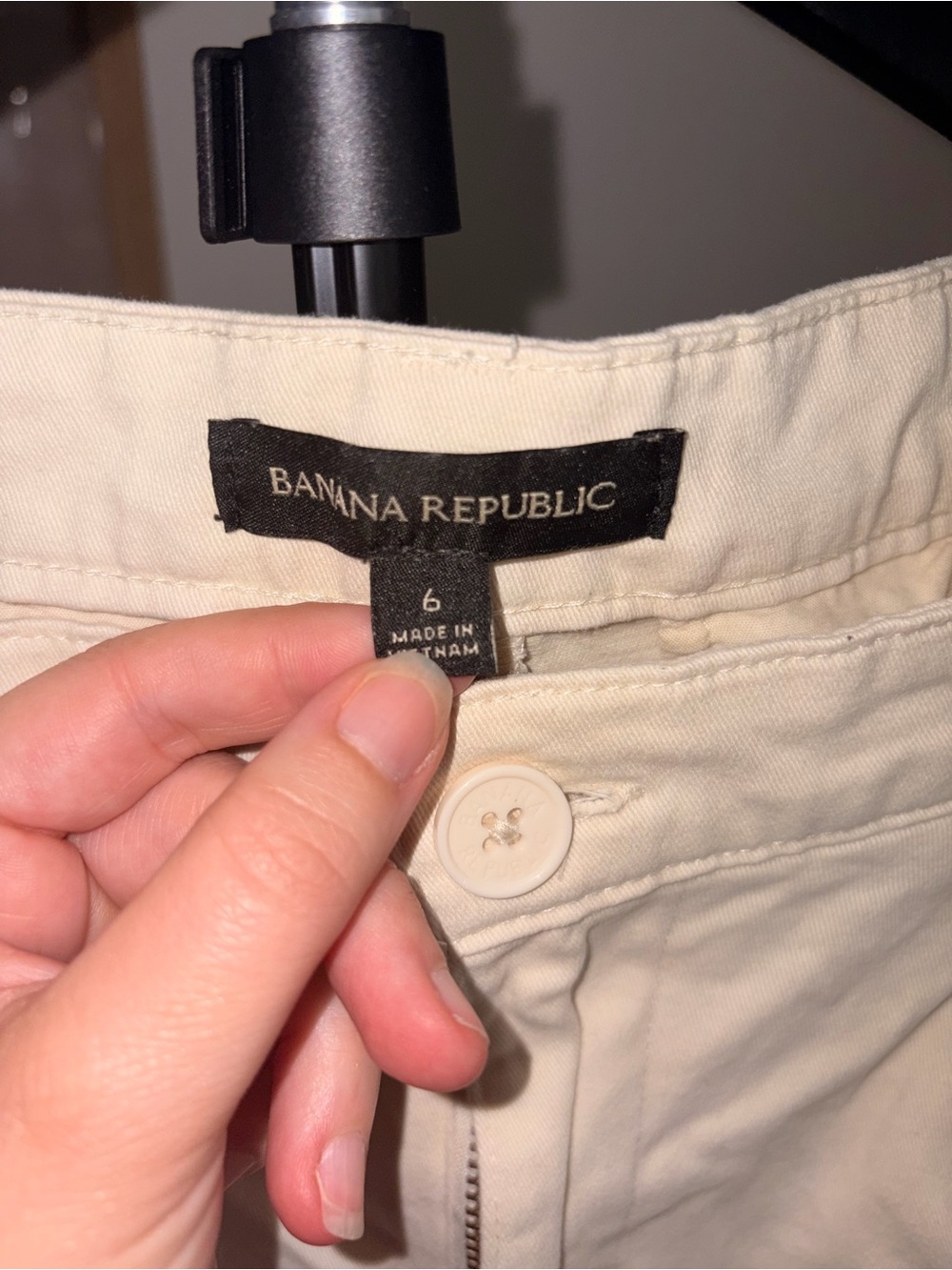 Banana Republic Women’s Cream Chino Shorts